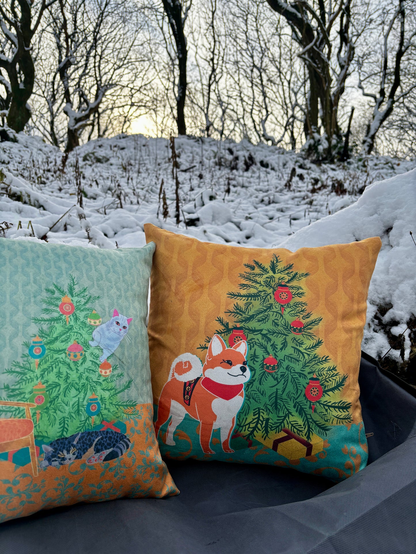 Retro Christmas Cat's Christmas Cushion