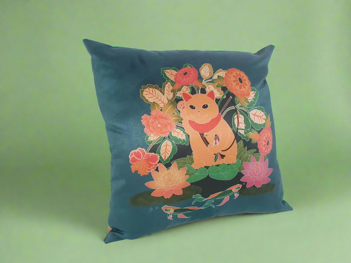 Minoux Maneki Neko Cushion